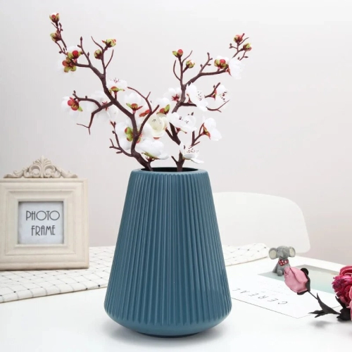 Creative Nordic Vase for Home Decor Ideal for Wet and Dry Plants, Desk Decoration. Imitation Ceramic Plastic Crafts.