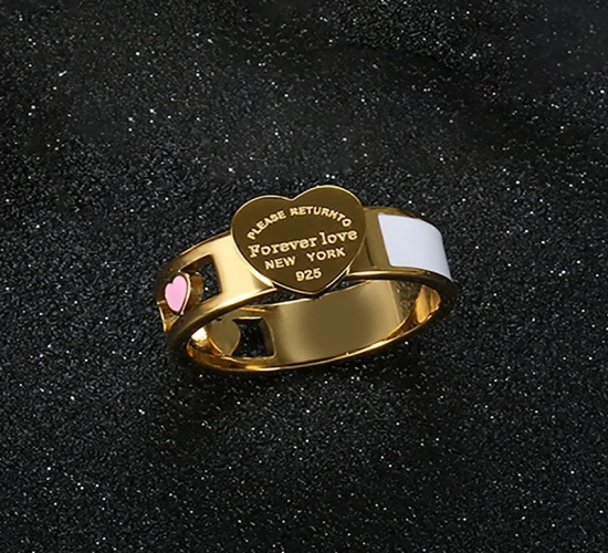 Fashionable colorful heart rings with a stainless steel big heart tag and white shell ring for women, girls, and men. Perfect for wedding jewelry.