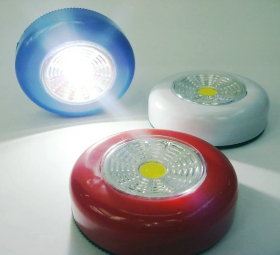 3W Cordless COB LED night light powered by AAA batteries. Ideal for under cabinet lighting in wardrobes and closets. Easy stick-on installation.