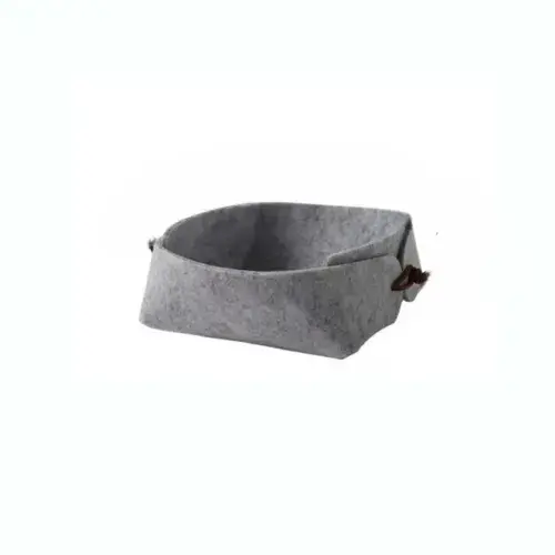 Single Nordic felt storage basket in black and gray for living room tea tables. Versatile for storing sundries, cloth, and bedroom socks.