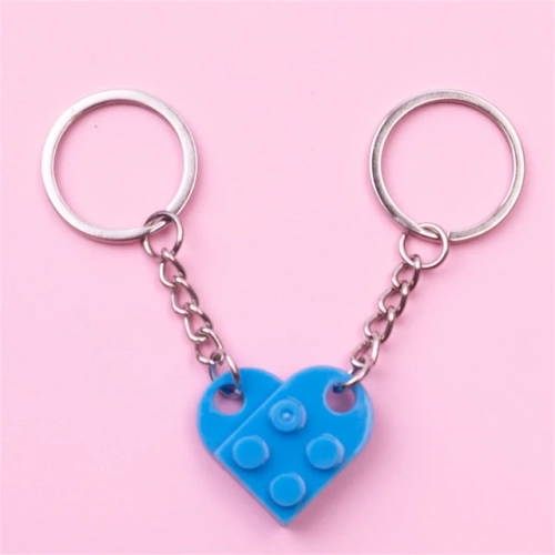 Set of 2 brick matching heart keychains, separable love building block keyrings for women and men. Ideal Valentine's Day or birthday gifts.