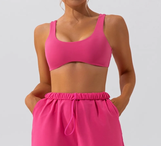 Experience Comfort and Support with the Breathable Sports Bra - Shockproof, Crop Design, Anti-sweat, Ideal for Fitness and Seamless Yoga. This Push-up Sport Gym Workout Top provides Soft Underwear for an Enhanced Workout Experience.