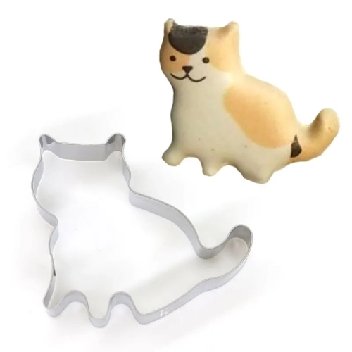 Set of 5 animal cat cookie cutter molds for DIY biscuits. Versatile bakeware tools for cutting and stamping sugar mass.