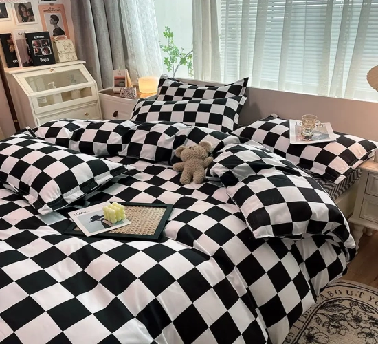Checkerboard Bedding Set Without Comforter: Hot Sale Single and Queen Size, Includes Flat Sheet, Quilt Duvet Cover, and Pillowcase. Made of Polyester for Stylish and Comfortable Bed Linens.