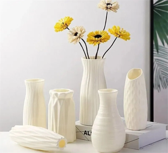Single Nordic Plastic Vase A Simple, Fresh Flower Pot and Storage Bottle for Living Room. Modern Home Decor Ornaments.