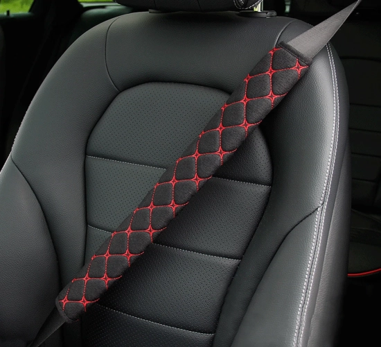 50/75cm Car Seat Belt Shoulder Guard: Massage Net with Breathable Four Seasons Padding Pad. Enhance Car Interior Comfort with this Polyester Fiber Car Accessory.