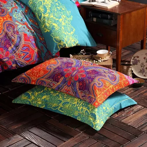 Transform your bedroom with our Bohemian-inspired 3D comforter bedding sets. This Mandala duvet cover set comes complete with a winter bedsheet and pillowcase, available in queen and king sizes. Elevate your bedlinen with this exquisite bedspread.