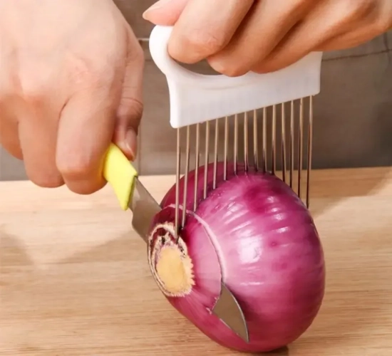 Effortlessly slice onions with this colorful stainless steel onion slicer. It's a convenient tool for chopping.