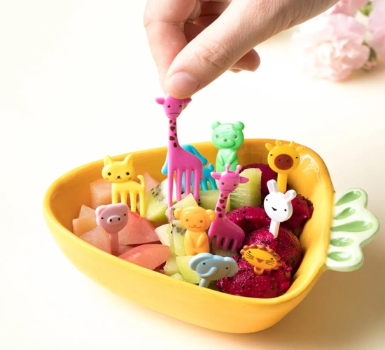 Animal Farm Fruit Fork Set - Mini Cartoon Children's Snack Cake Dessert Food Picks, Ideal for Bento Lunches, Party Decor in Random Colors